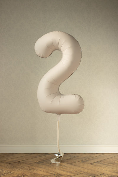 Ballon Chiffre "2" en aluminium Beige Mat 86cm