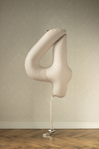 Ballon Chiffre "4" en aluminium Beige Mat 86cm