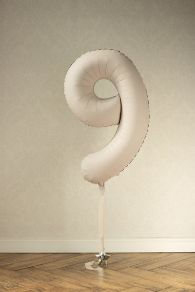 Ballon Chiffre "9" en aluminium Beige Mat 86cm